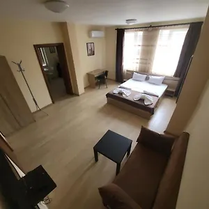 Ξενοδοχείο με διαμερίσματα Twain Apart&rooms
