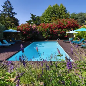 https://le-mas-de-bertagne.fr-provencehotel.com